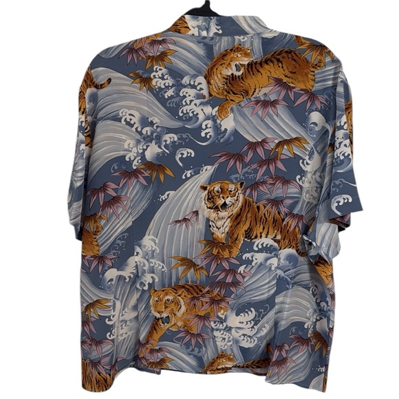 HUO HATTIE Vintage Water Tiger Blouse Women’s Size XL 100% Silk Asian - Picture 2 of 5